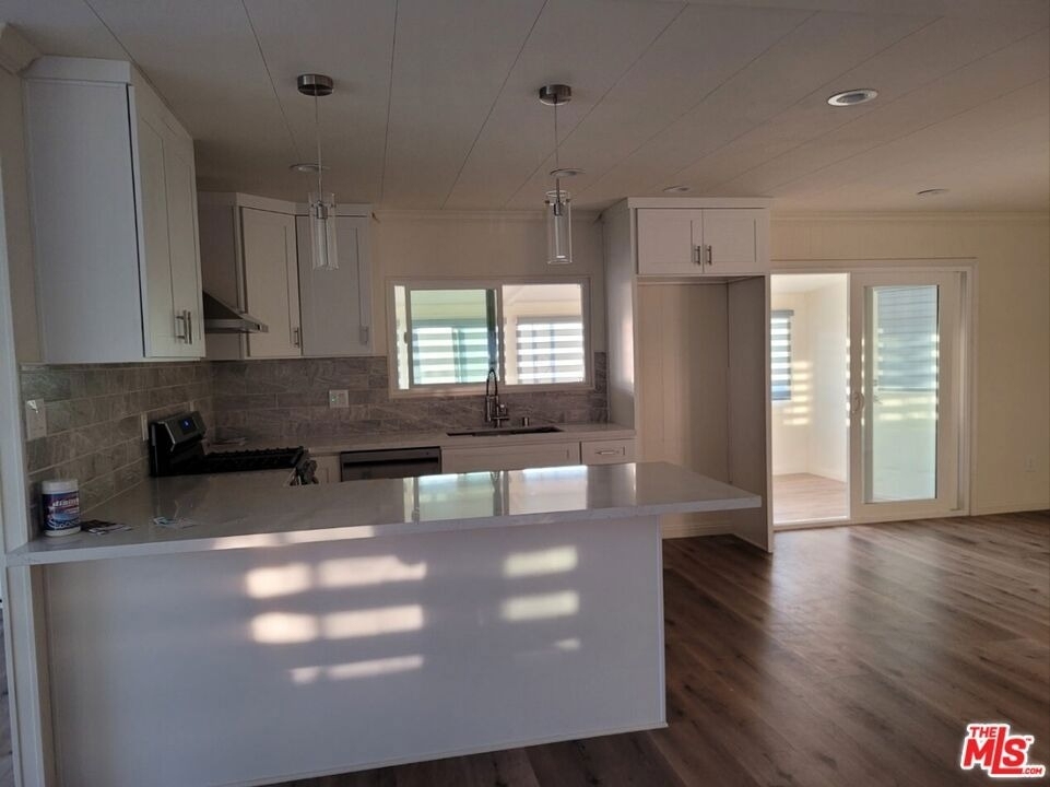 17700 S Avalong Boulevard - Photo 3