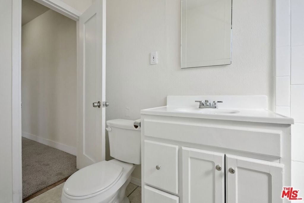1464 3/4 W 35th Place - Photo 17
