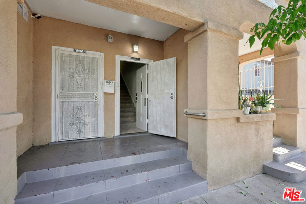 1464 3/4 W 35th Place - Photo 23