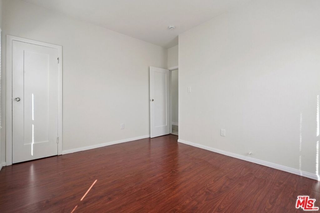 1464 3/4 W 35th Place - Photo 21