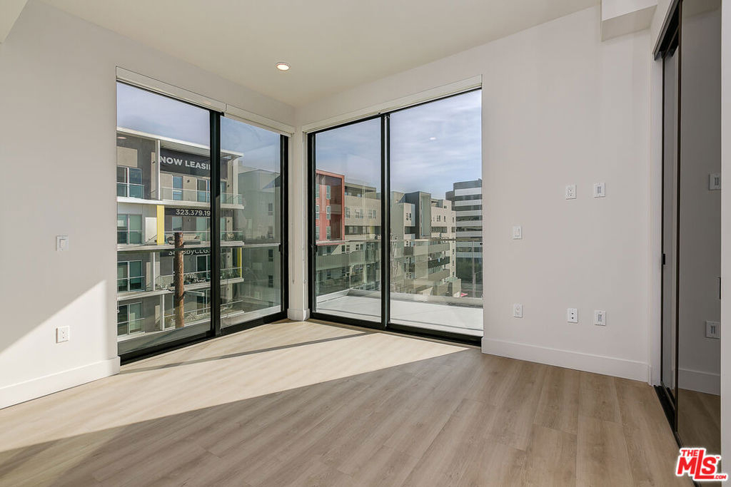3833 Dunn - Photo 1