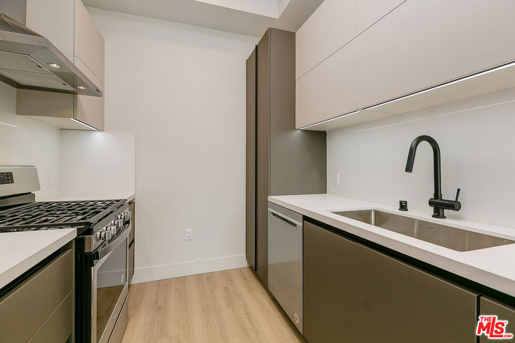 3833 Dunn - Photo 6