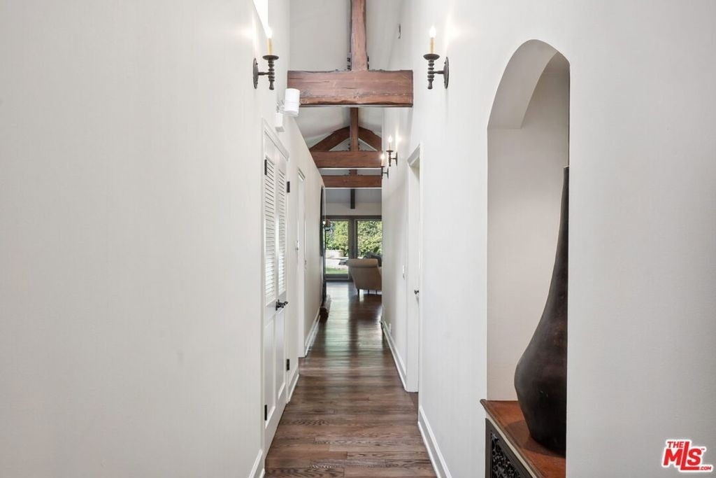 105 N Glenroy Avenue - Photo 16