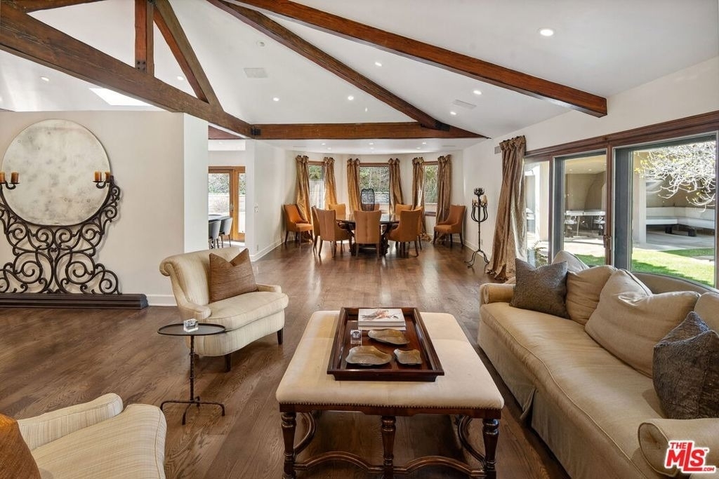 105 N Glenroy Avenue - Photo 8