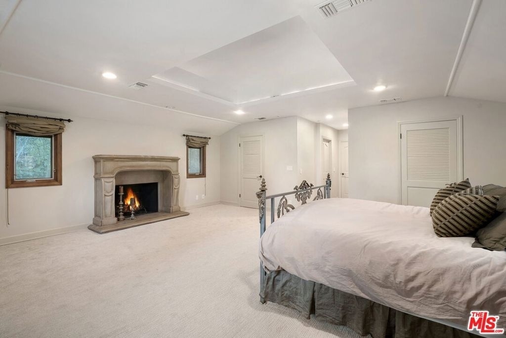 105 N Glenroy Avenue - Photo 18