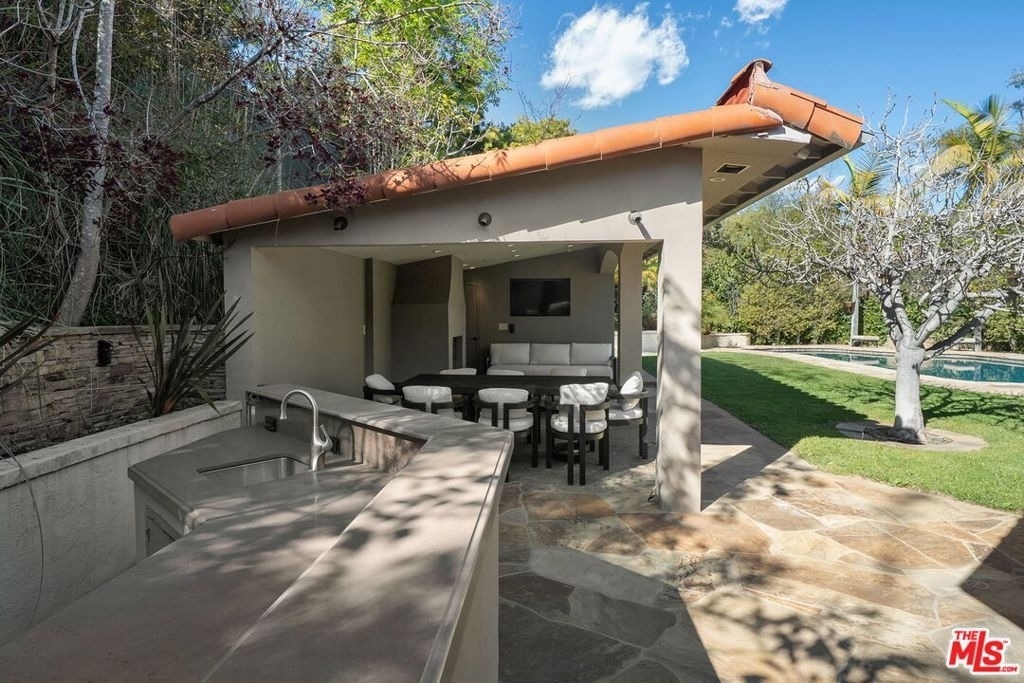 105 N Glenroy Avenue - Photo 30