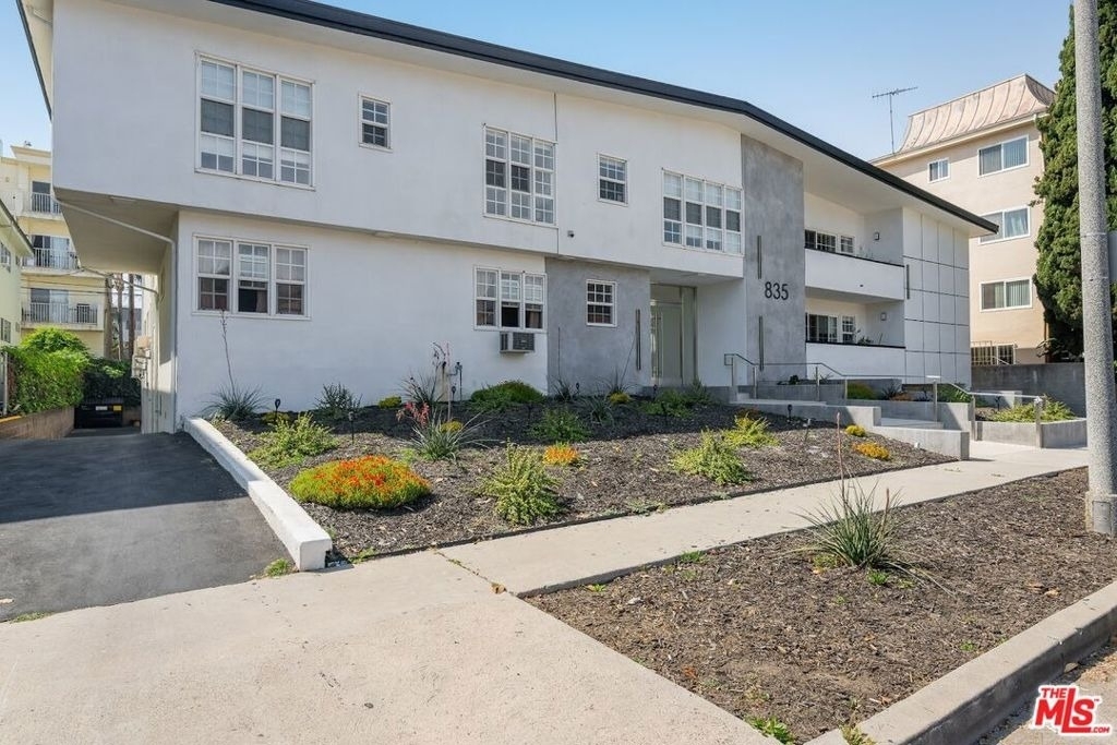 835 S Sherbourne Drive - Photo 12