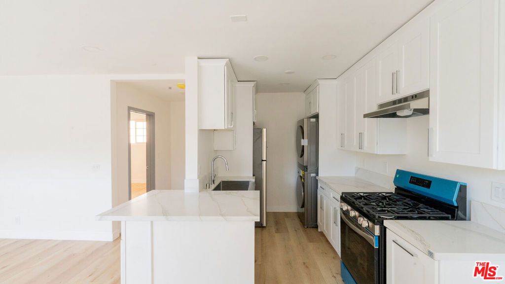 835 S Sherbourne Drive - Photo 1