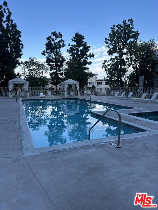 100 S Doheny Drive - Photo 40
