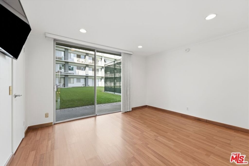 100 S Doheny Drive - Photo 13