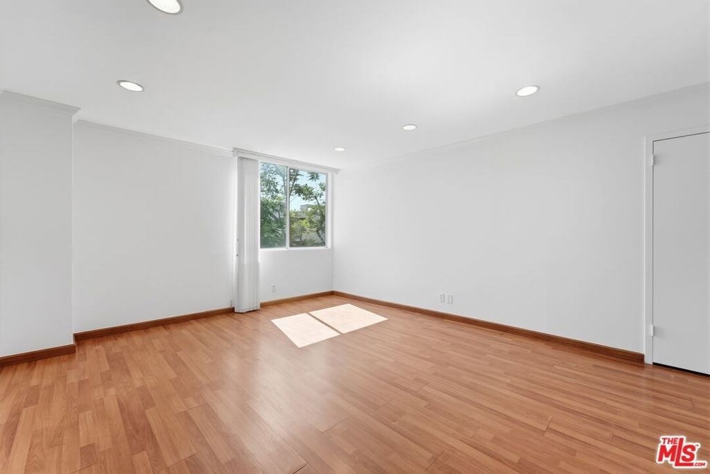 100 S Doheny Drive - Photo 21
