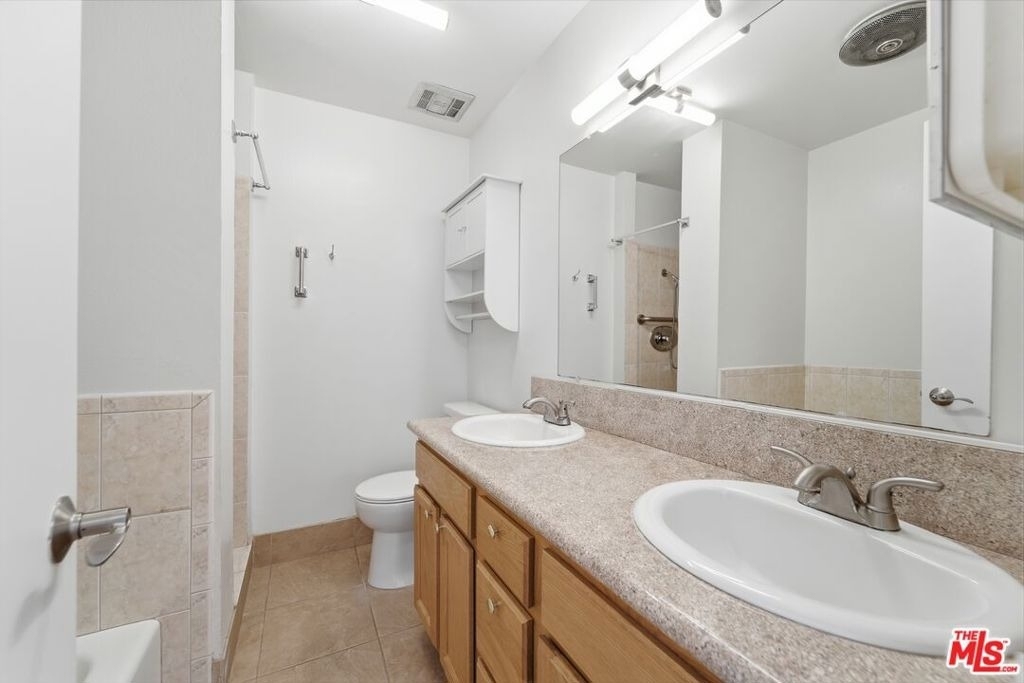 100 S Doheny Drive - Photo 33