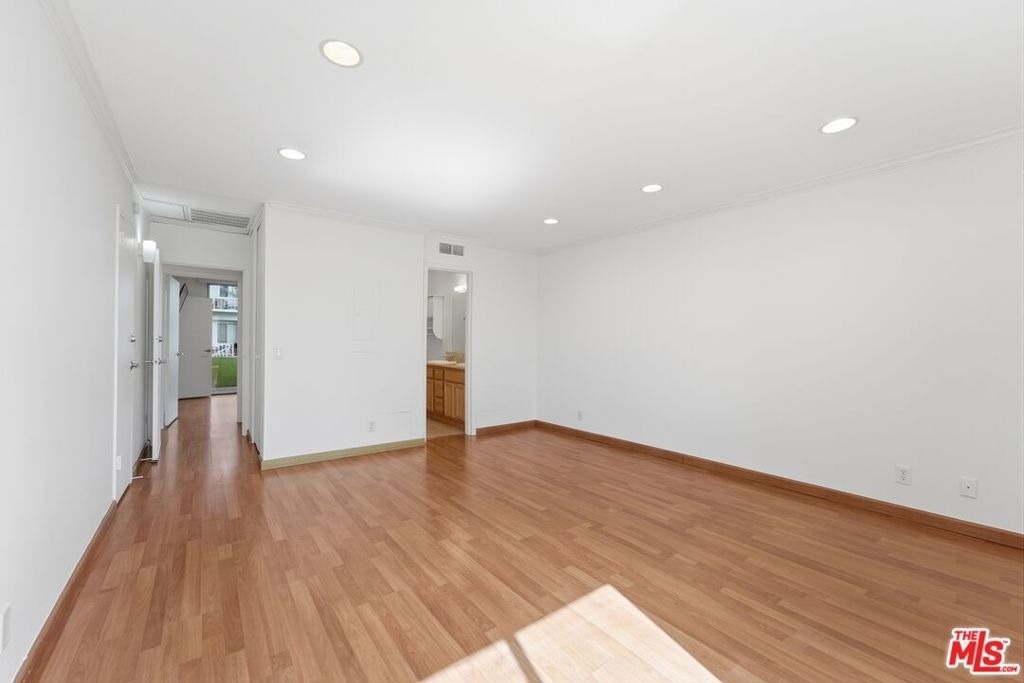 100 S Doheny Drive - Photo 20