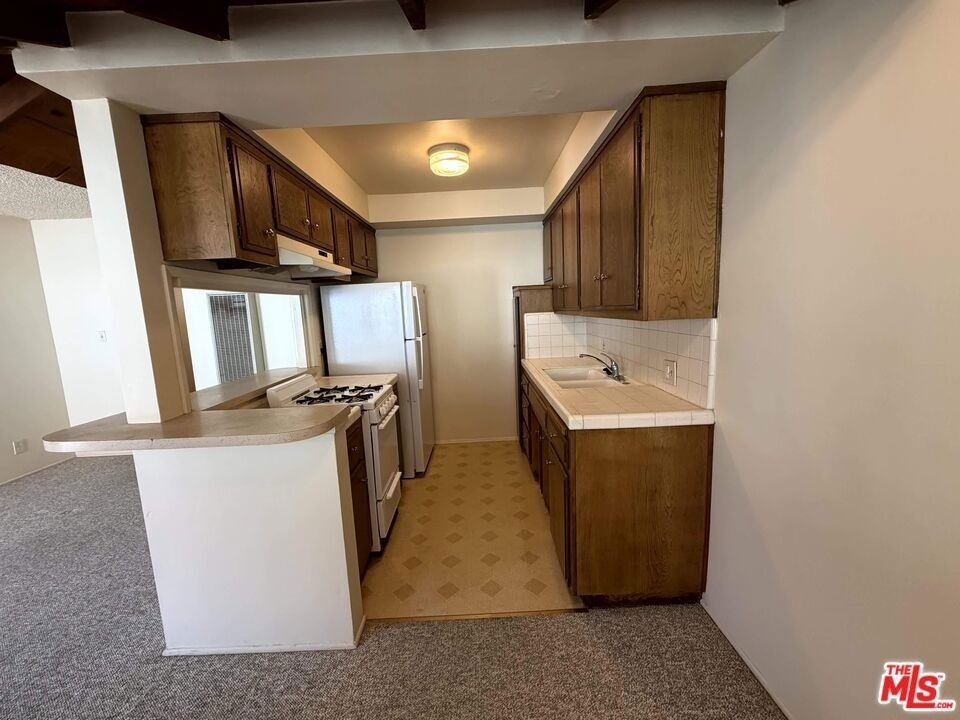 307 N Curtis Avenue - Photo 4