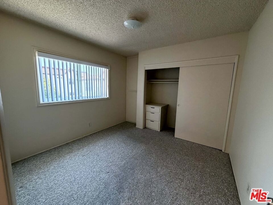 307 N Curtis Avenue - Photo 8