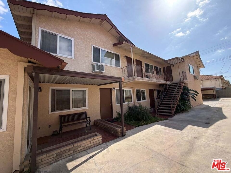 307 N Curtis Avenue - Photo 0