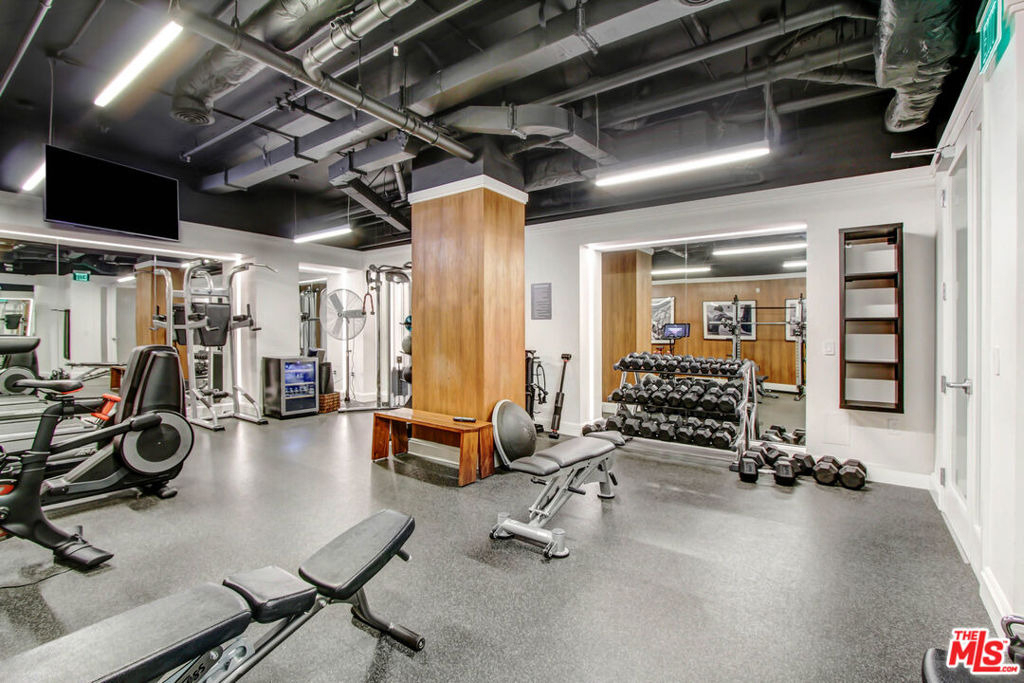 10700 Wilshire Boulevard - Photo 22