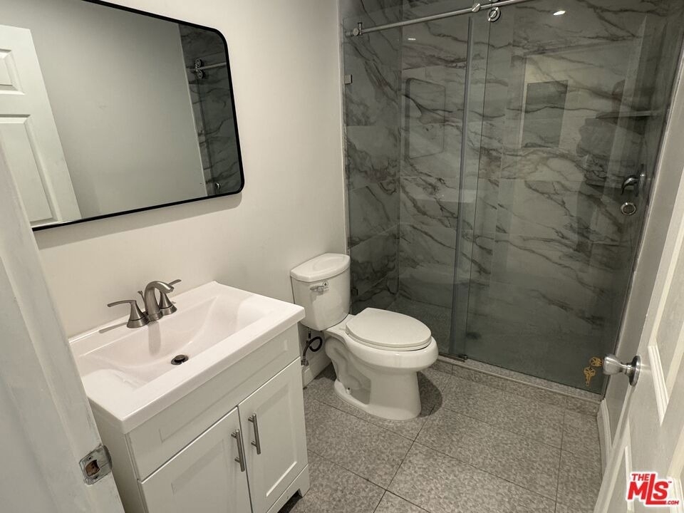 1913 Hillsboro Avenue - Photo 5