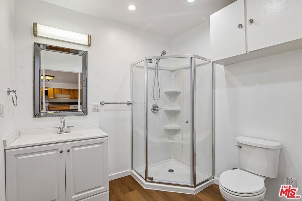 6727 1/2 Orion Avenue - Photo 19