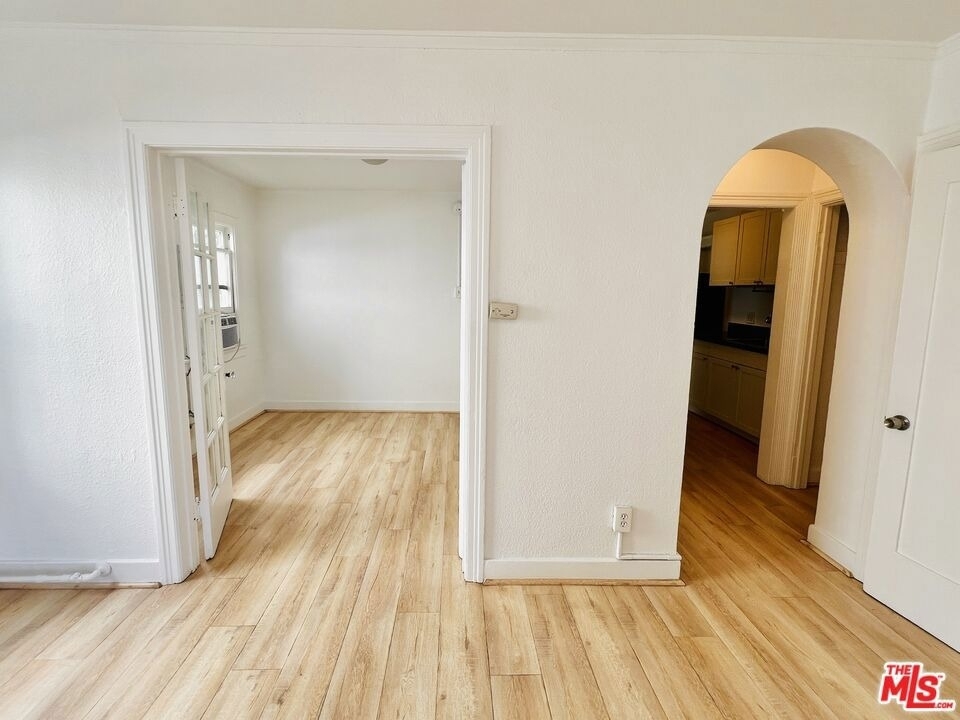 936 S Berendo Street - Photo 2