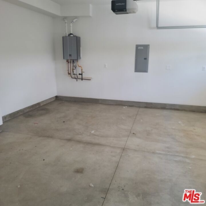 13824 Bessemer Street - Photo 9