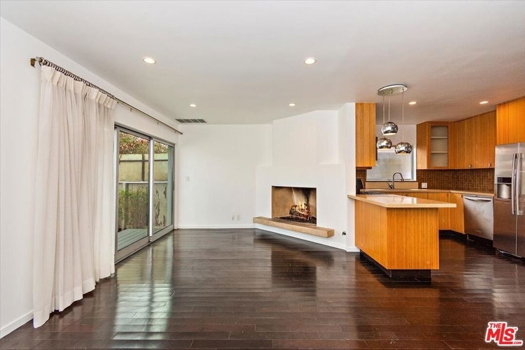 12913 Gilmore Avenue - Photo 8