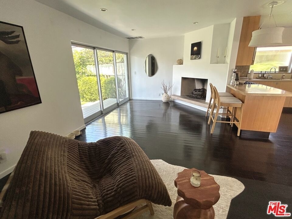 12913 Gilmore Avenue - Photo 5