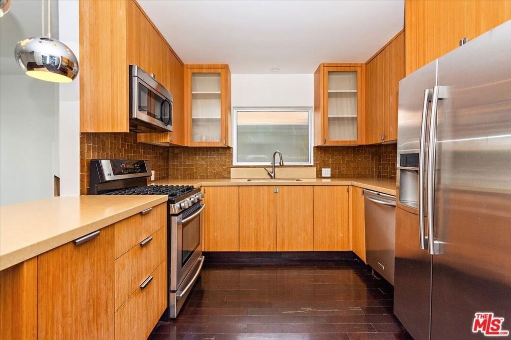 12913 Gilmore Avenue - Photo 9