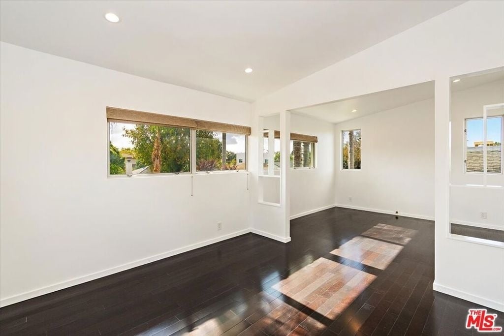 12913 Gilmore Avenue - Photo 18