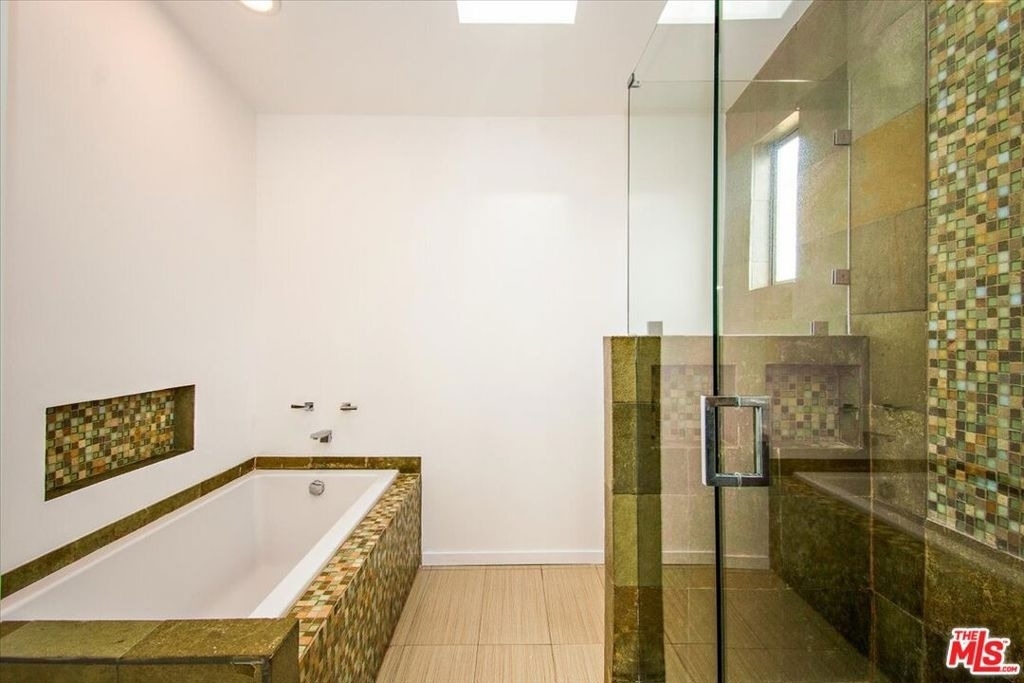 12913 Gilmore Avenue - Photo 21