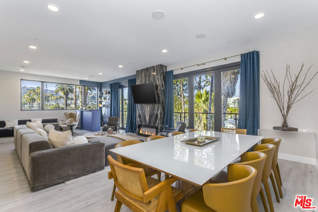 137 N Doheny Drive - Photo 4