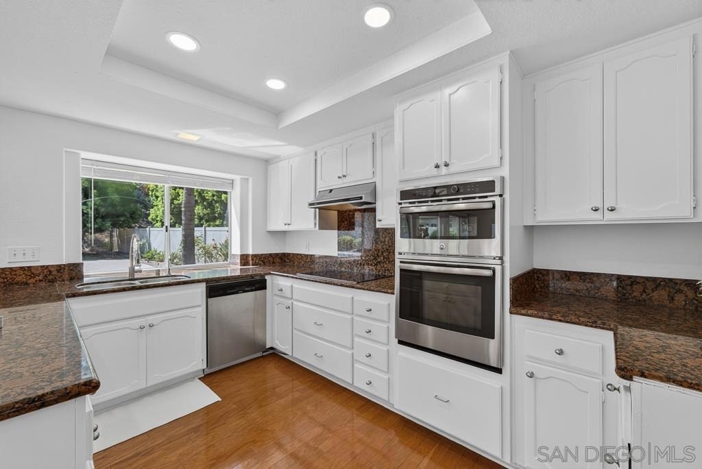 13887 Carriage Rd - Photo 18