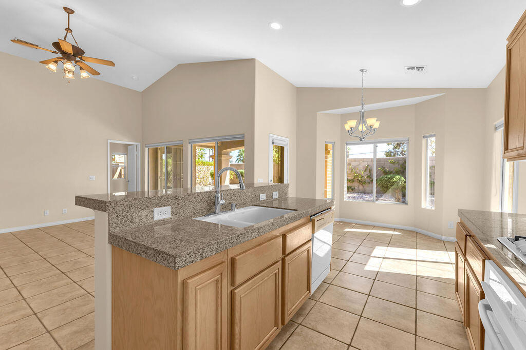 79851 Carmel Valley Avenue - Photo 10