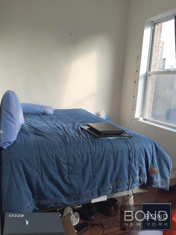 East 11th Street - Photo 10