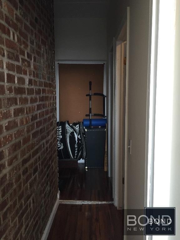 East 11th Street - Photo 8
