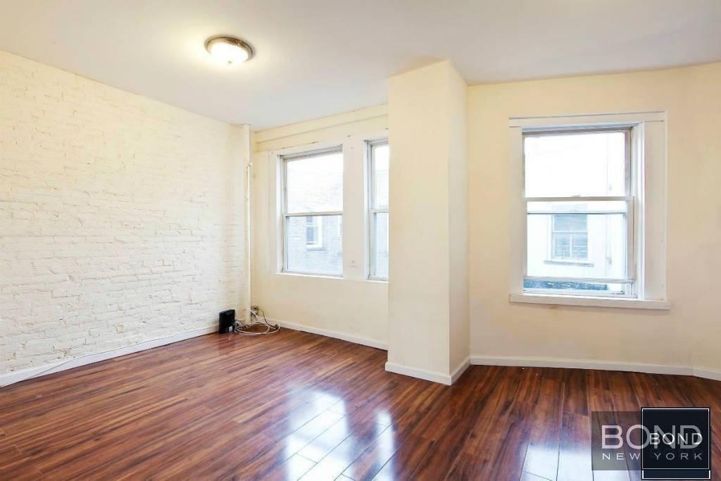 East 11th Street - Photo 1