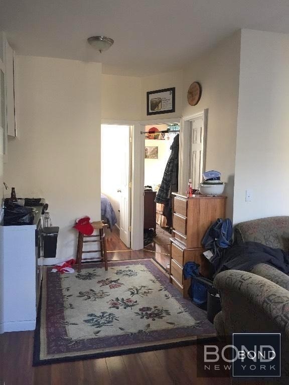 East 11th Street - Photo 13