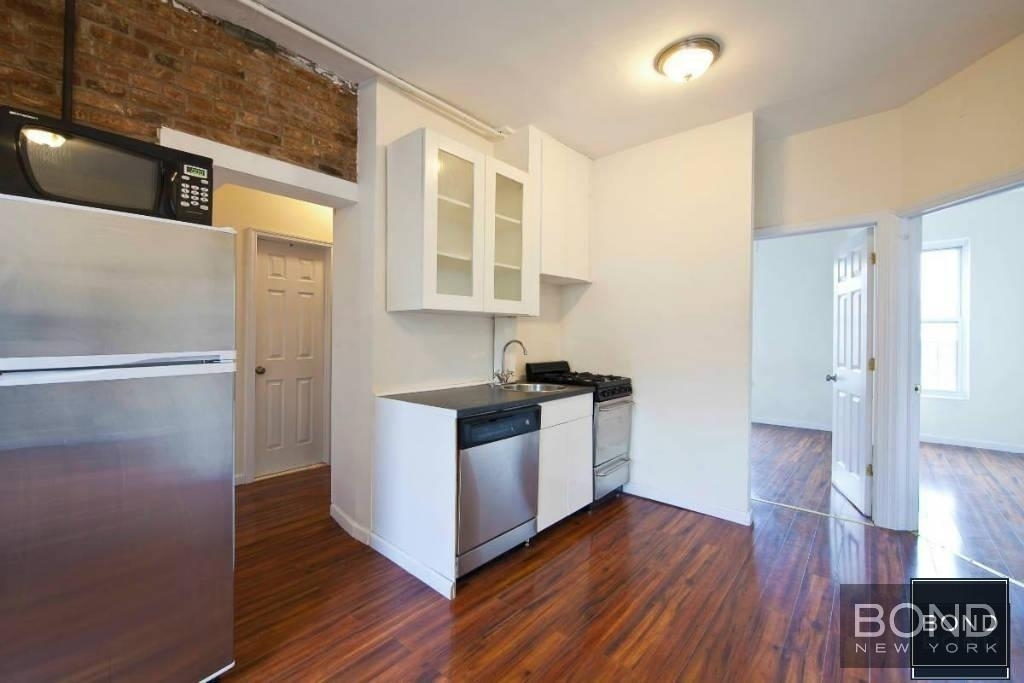 East 11th Street - Photo 0
