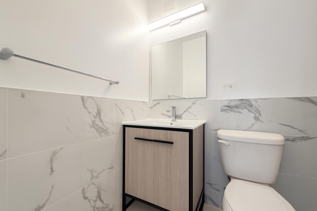1735 York Avenue - Photo 7