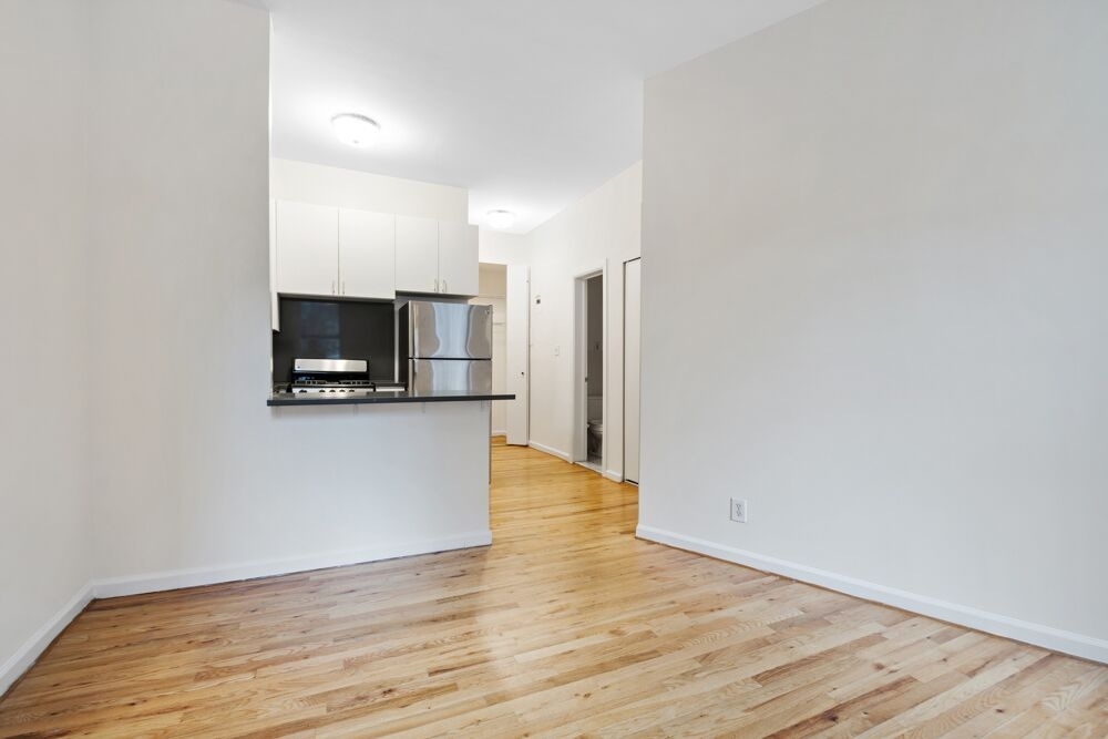 Lexington Avenue - Photo 2