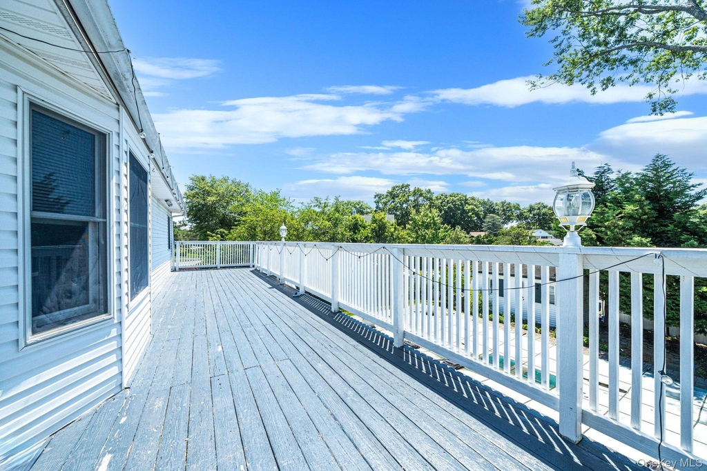309 Sunrise Drive - Photo 2