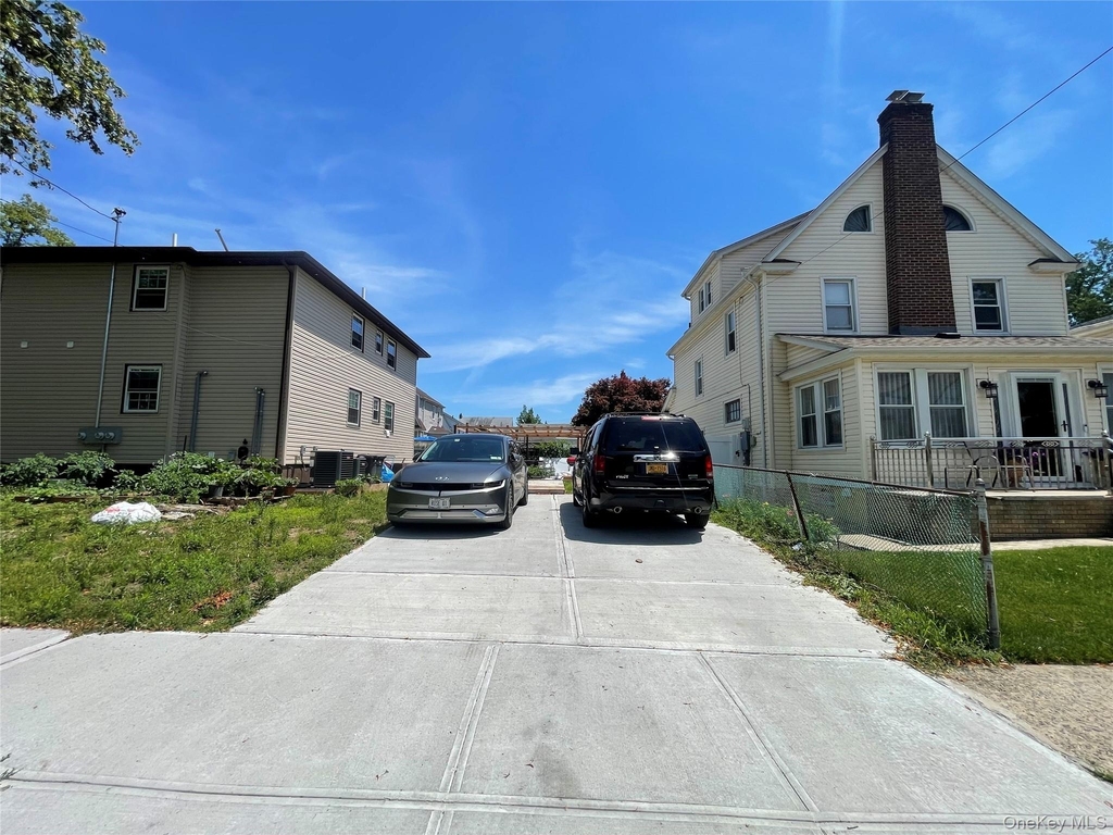 104-03 196th Street - Photo 4