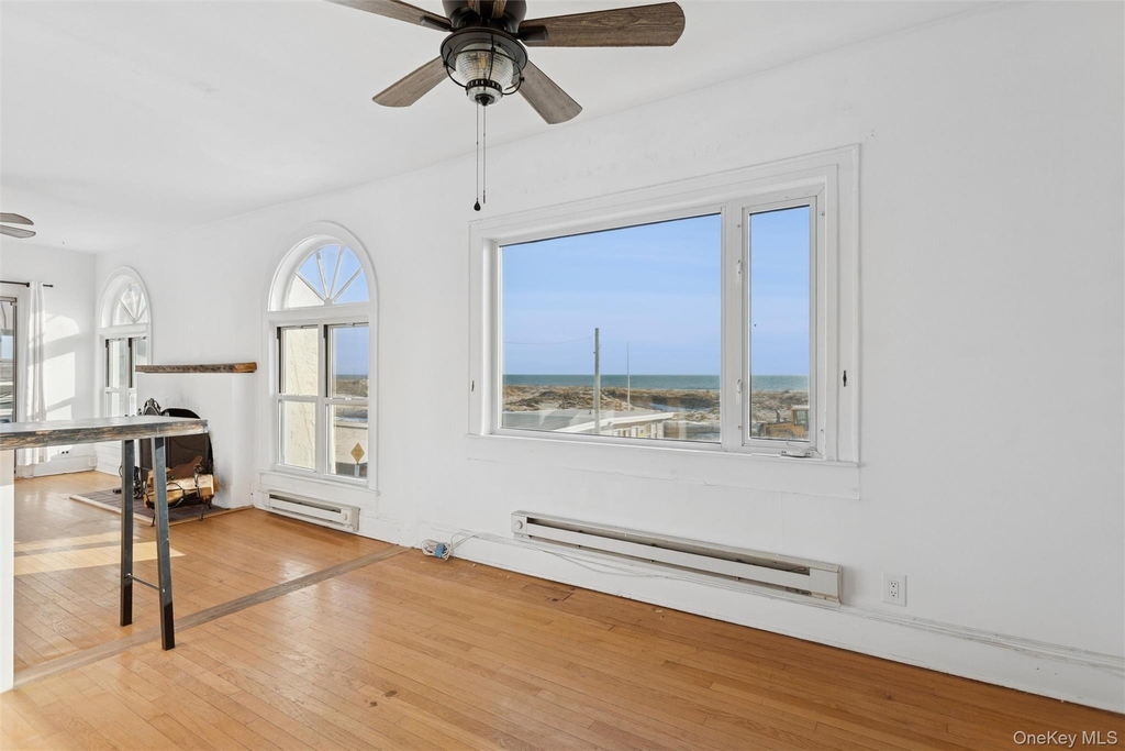 23 Troy Avenue - Photo 3