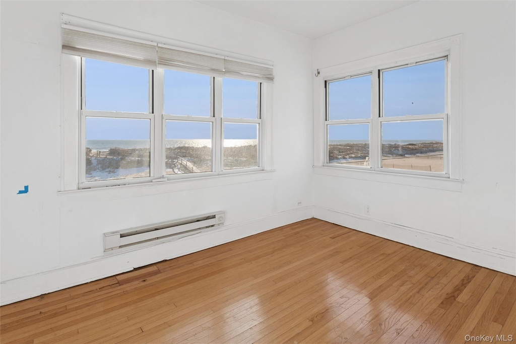 23 Troy Avenue - Photo 2