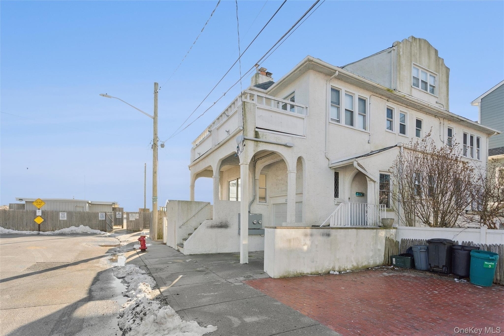 23 Troy Avenue - Photo 7
