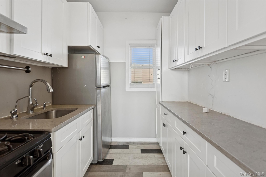 23 Troy Avenue - Photo 4