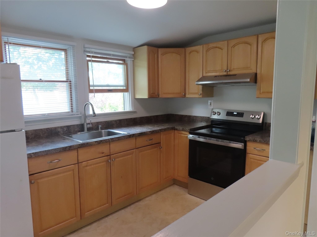 120 Cerny Place - Photo 4