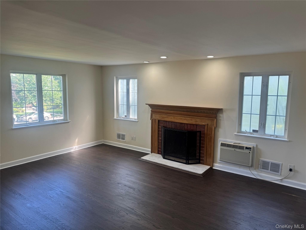 27 Keogh Lane - Photo 1