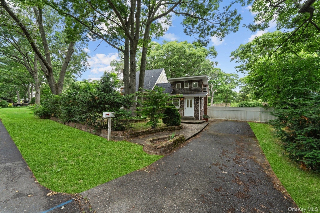 241 Pawnee Avenue - Photo 2