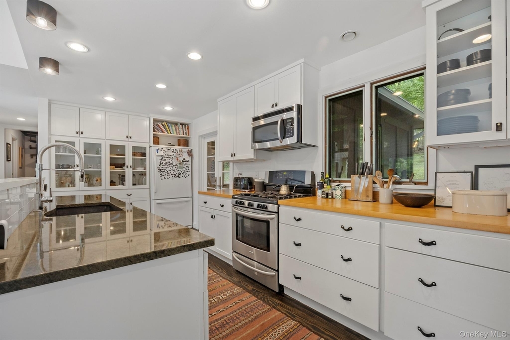 46 E Pond Lilly Road - Photo 6